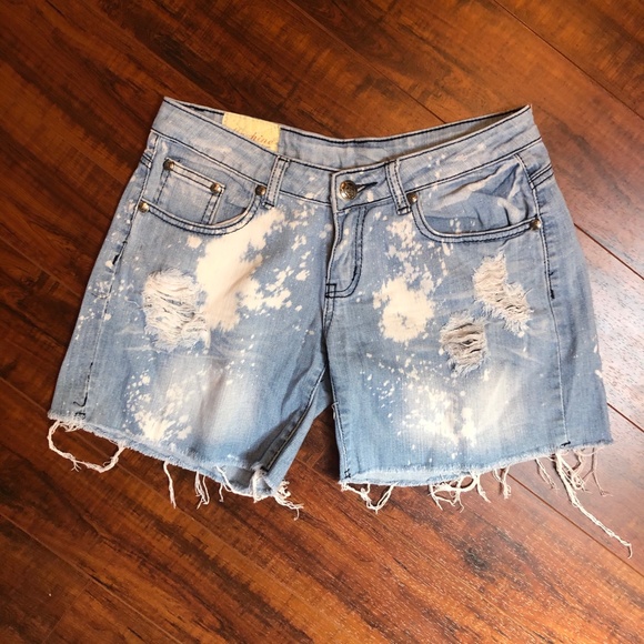 Machine Factory Distressed Acid Wash Jean Shorts L